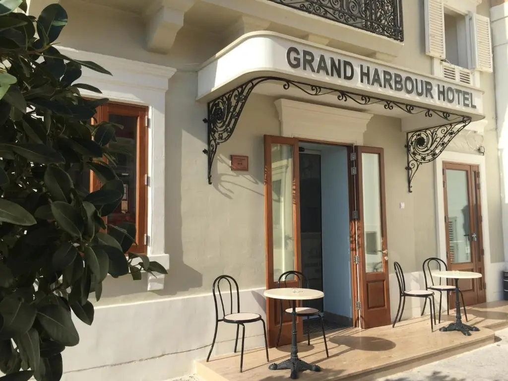 Grand Harbour Hotel gallery image 2