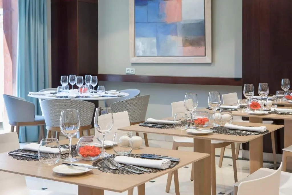 NH Marbella Hotel gallery image 4