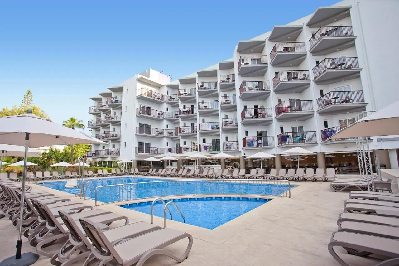 Fergus Bermudas Hotel gallery image 1