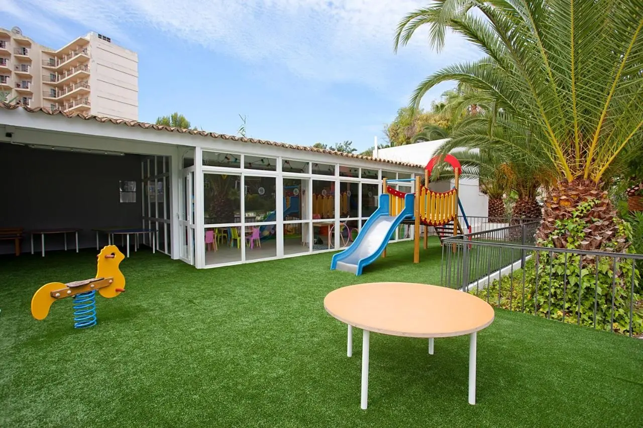 Fergus Bermudas Hotel gallery image 5