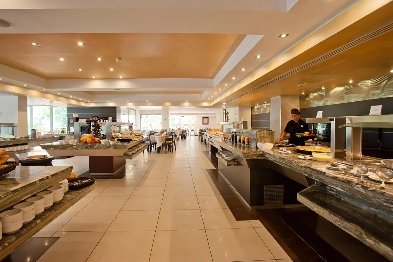 Fergus Bermudas Hotel gallery image 9