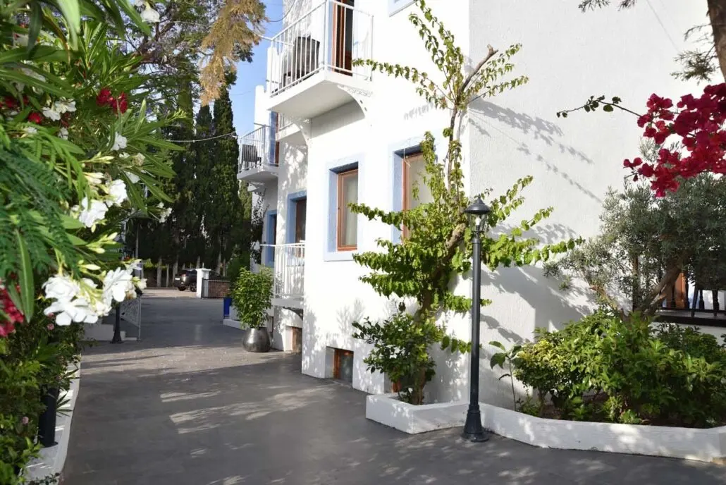 Manuela Hotel gallery image 2