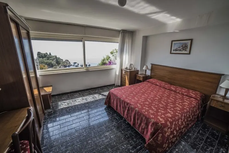 Isola Bella Hotel gallery image 2