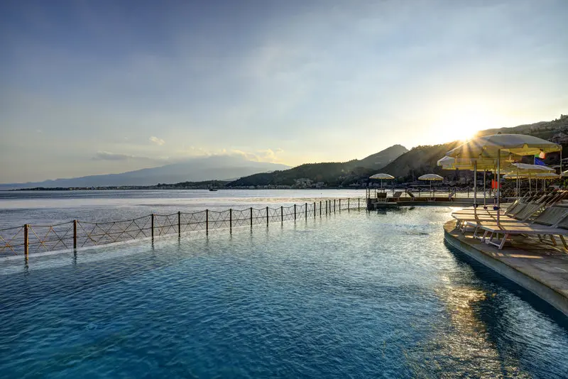 Una Capotaormina Hotel