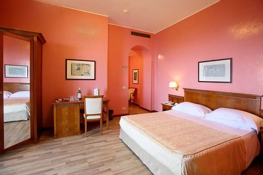 Excelsior Palace Hotel gallery image 17