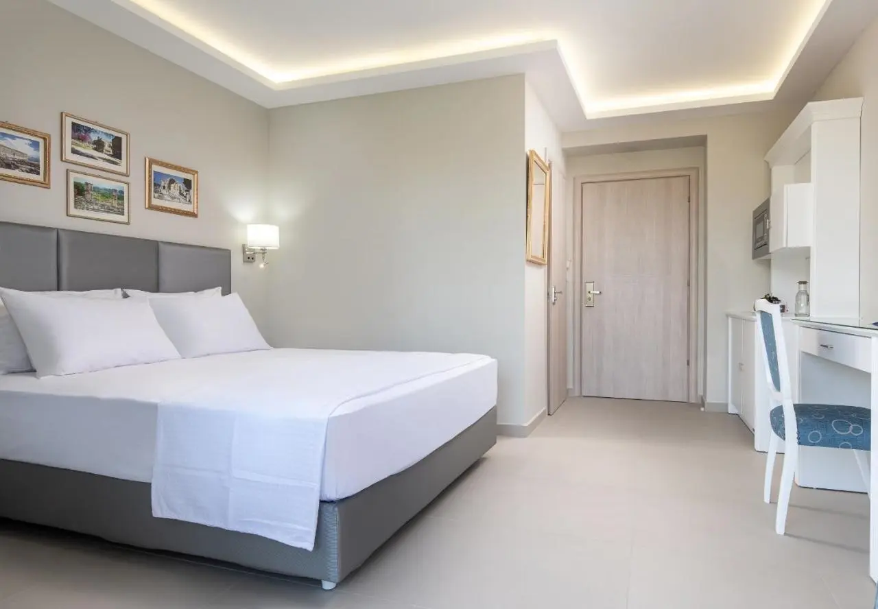 Light Blue Luxury Hotel gallery image 10