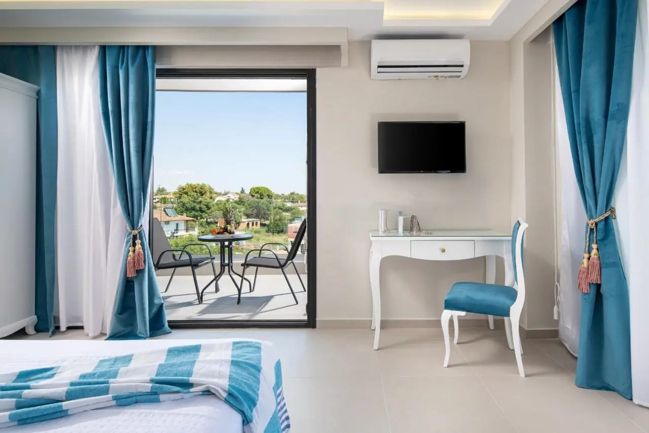 Light Blue Luxury Hotel gallery image 6