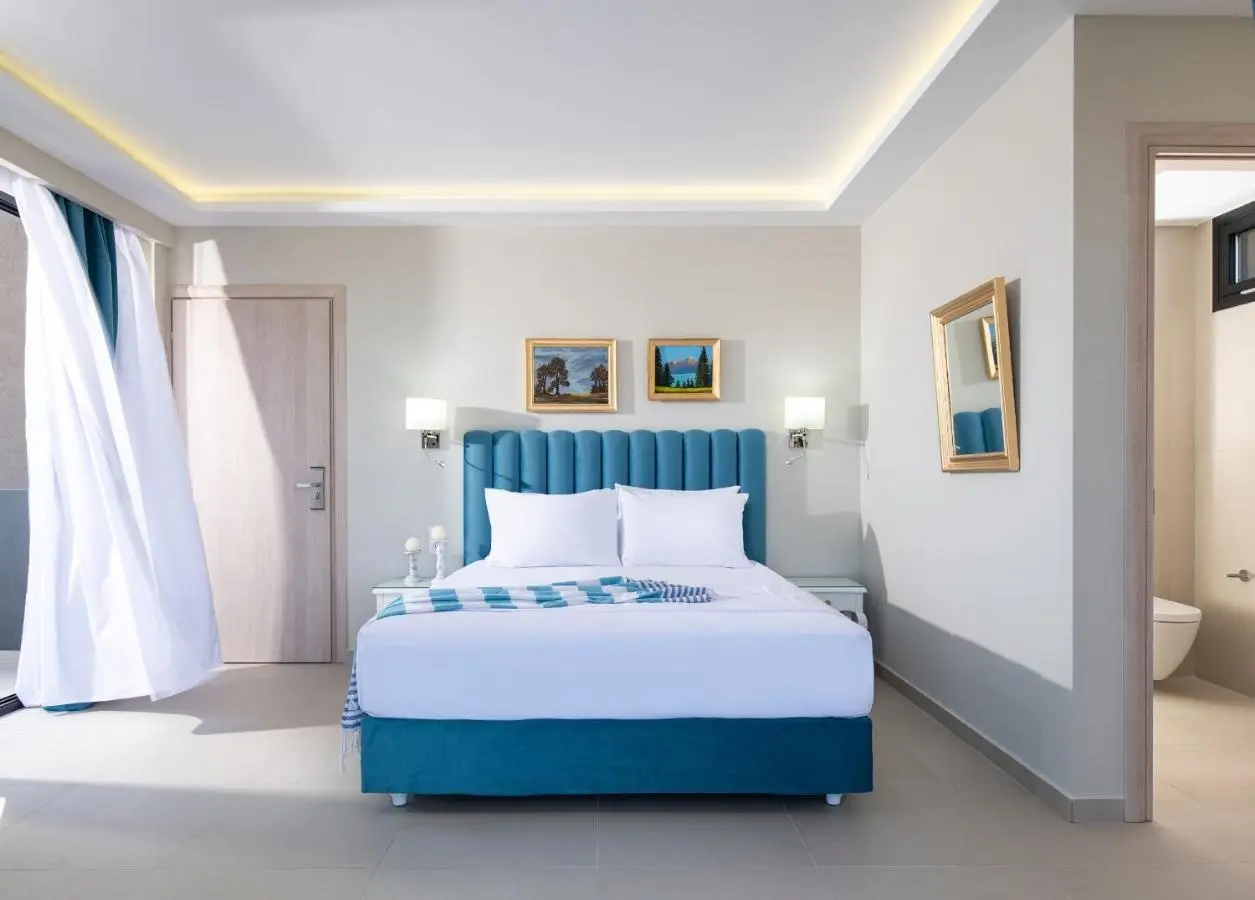 Light Blue Luxury Hotel gallery image 7