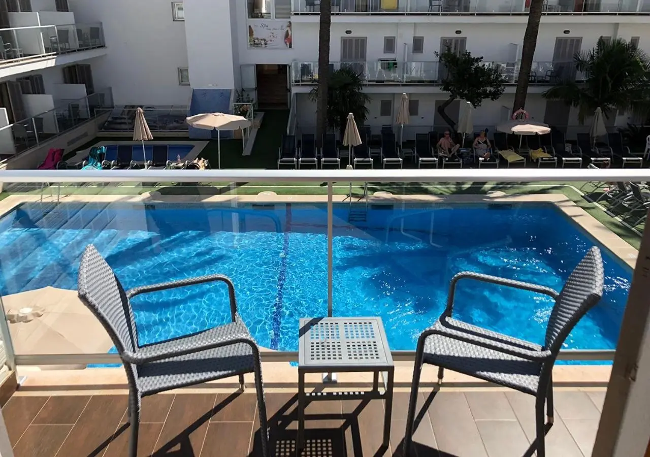 EIX Alcudia Hotel gallery image 11