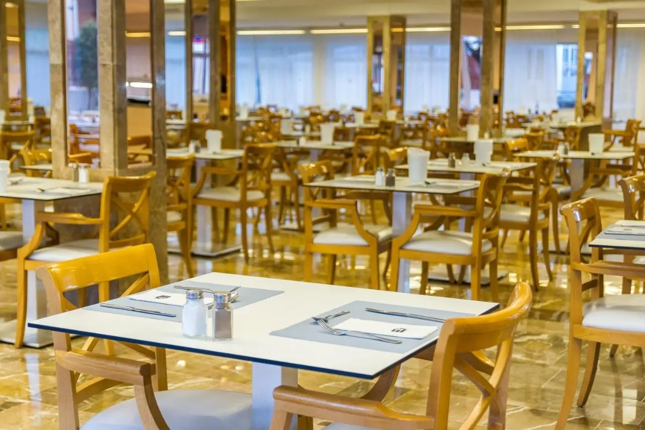 EIX Alcudia Hotel gallery image 6