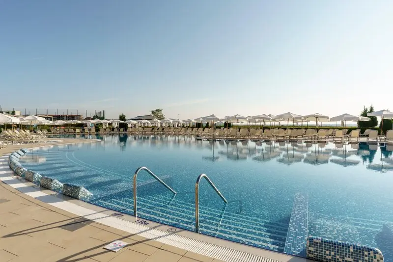 Alua Helios Bay gallery image 1