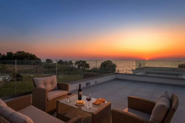 Villa Panaxia Akte