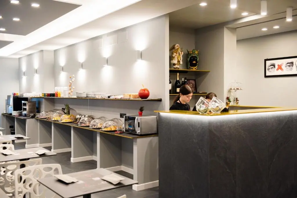 Alma Hotel gallery image 2