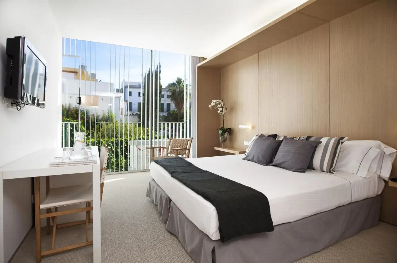Alenti Sitges Hotel gallery image 2