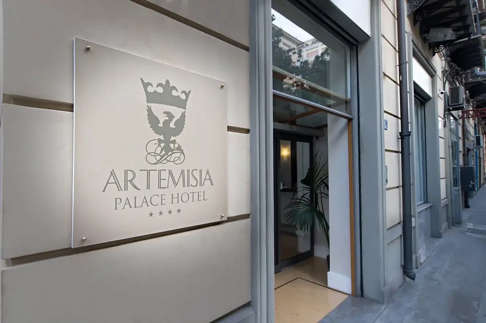 Artemisia Palace Hotel gallery image 2