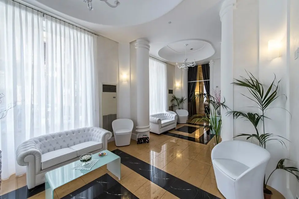 Artemisia Palace Hotel gallery image 8