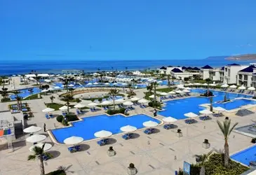 Pickalbatros White Beach Resort