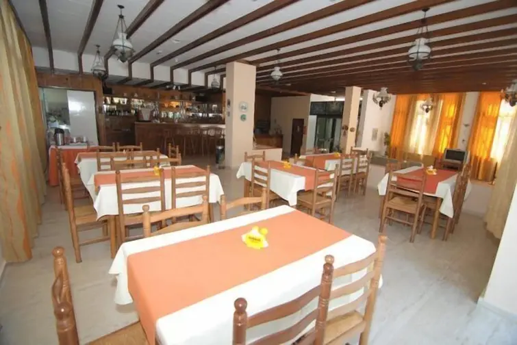 Iris Hotel gallery image 1