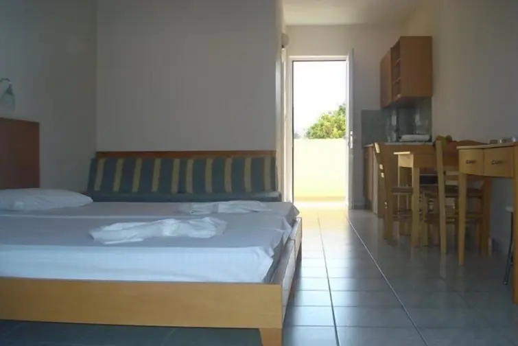 Iris Hotel gallery image 9