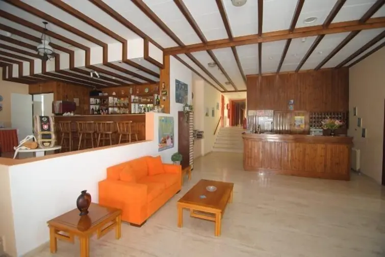 Iris Hotel gallery image 7