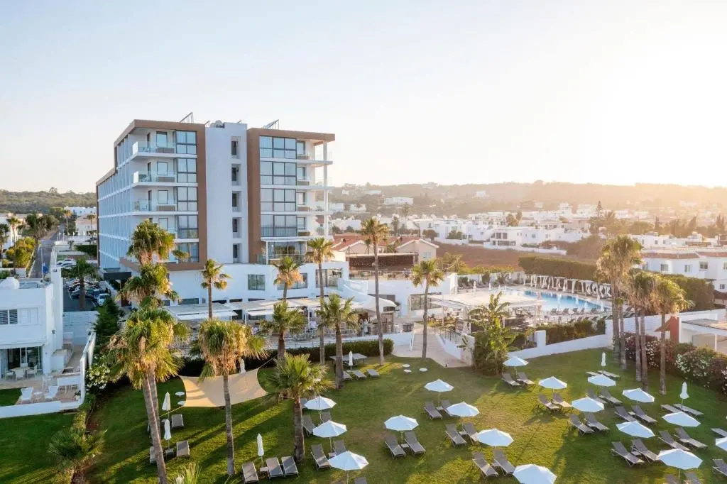 Leonardo Crystal Cove Hotel and Spa By the Beach gallery image 1