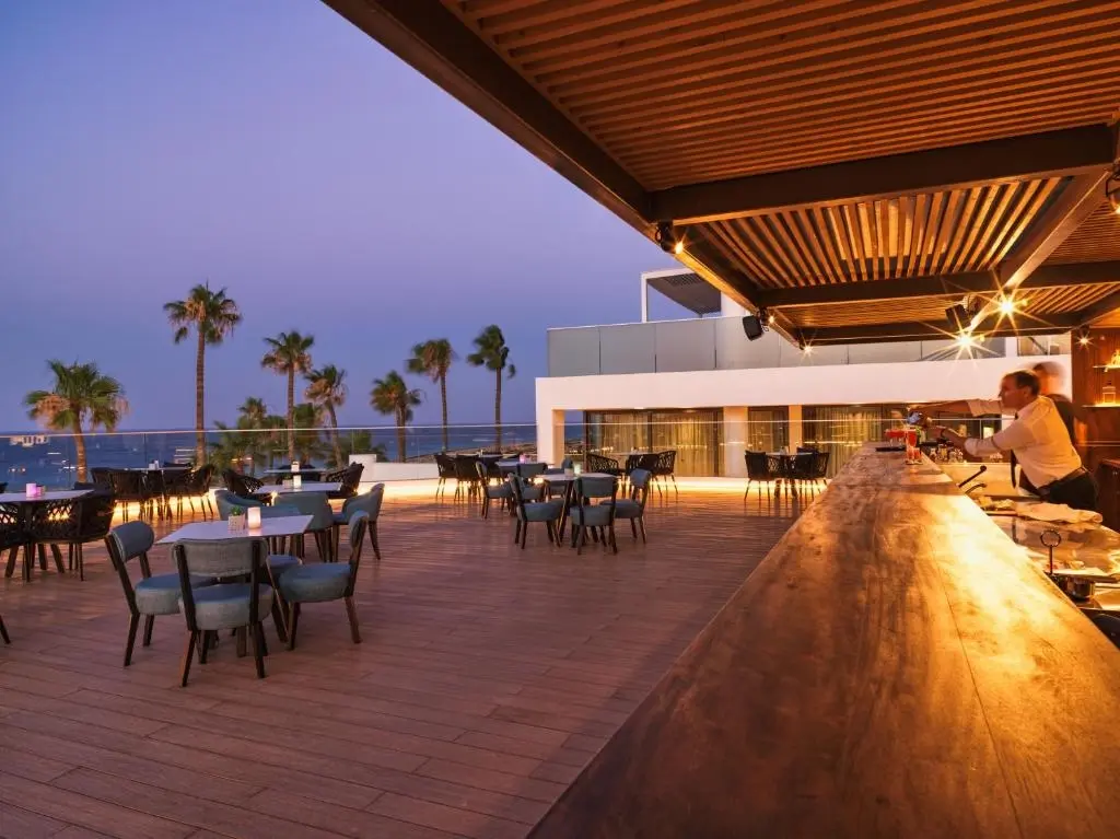 Leonardo Crystal Cove Hotel and Spa By the Beach gallery image 13