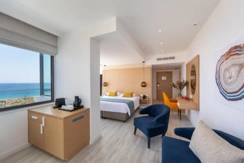 Leonardo Crystal Cove Hotel and Spa By the Beach gallery image 24