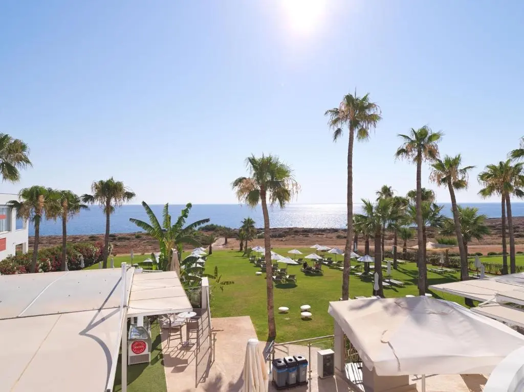 Leonardo Crystal Cove Hotel and Spa By the Beach gallery image 7