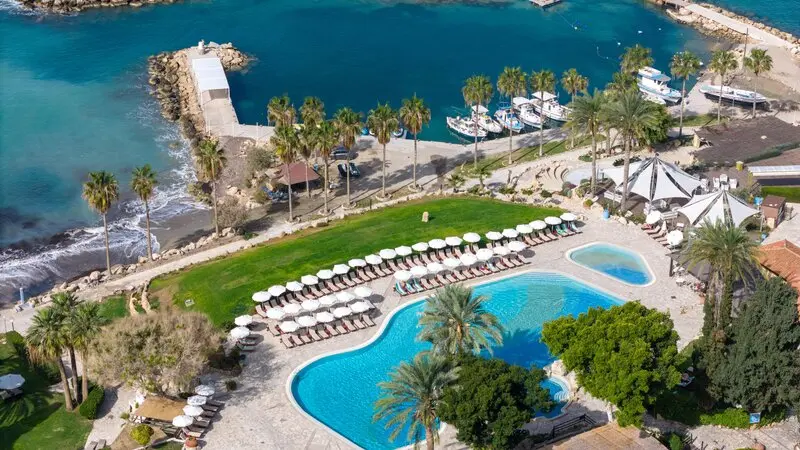 Coral Beach Hotel & Resort gallery image 9
