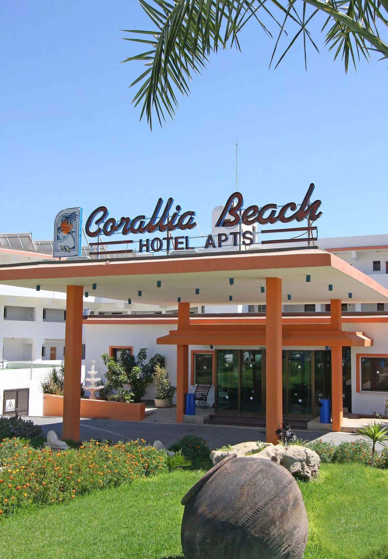 Corallia Beach Hotel Apartments gallery image 2