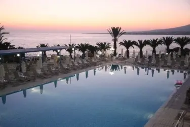 Queens Bay Hotel