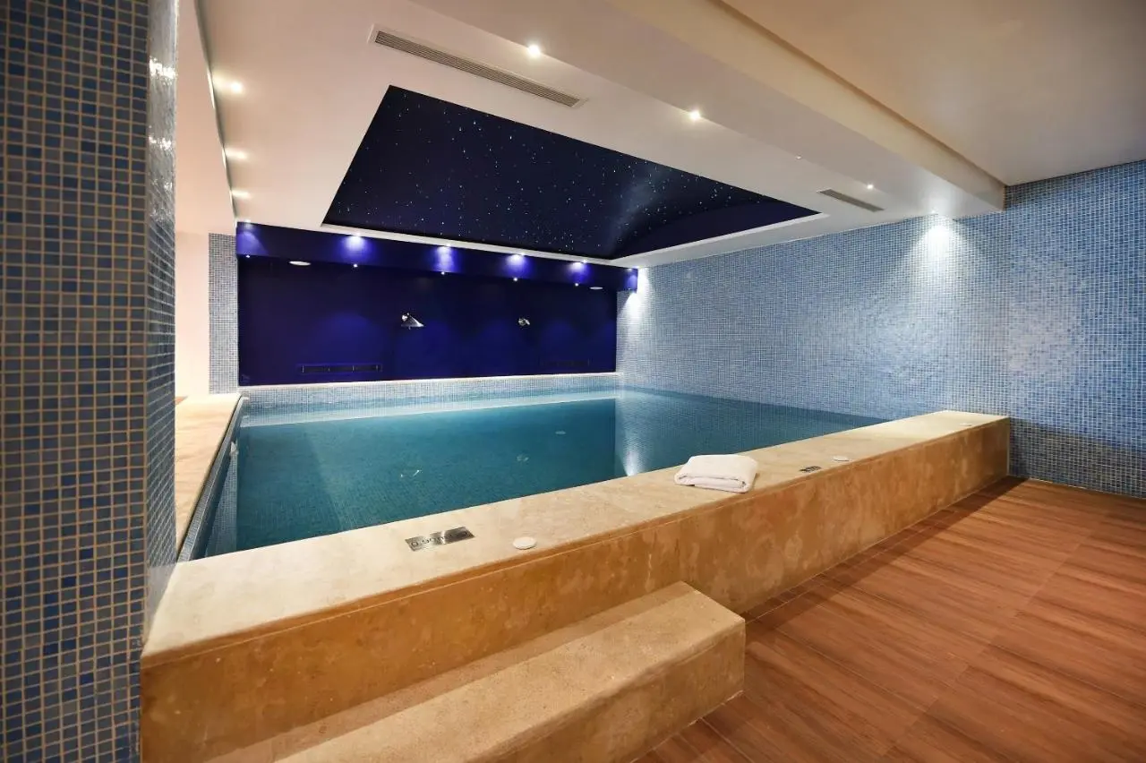 Flower Town Hotel & Spa gallery image 7