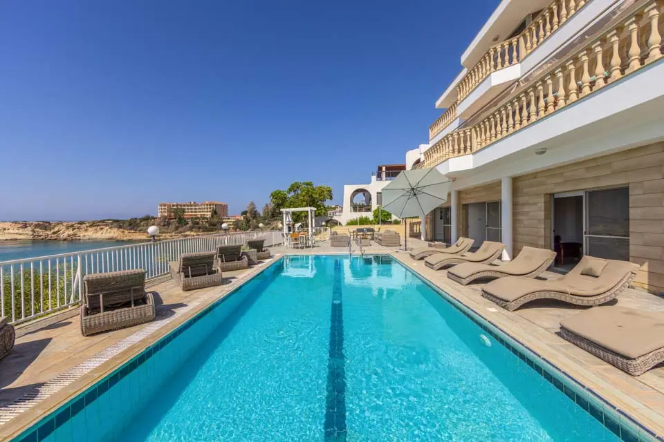 Katina Beach Villa