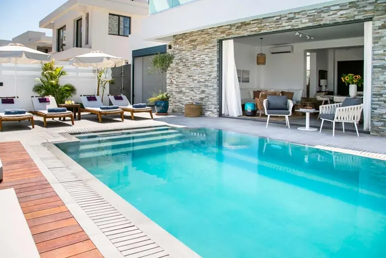Chris Le Mare Gold Luxury Villa