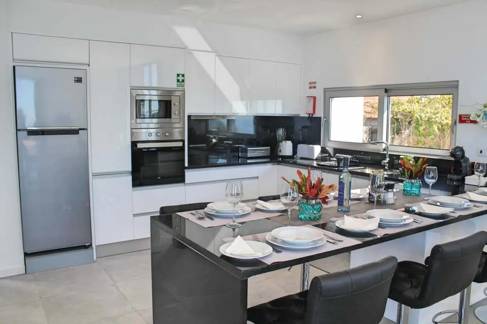 Villa Calheta Heights