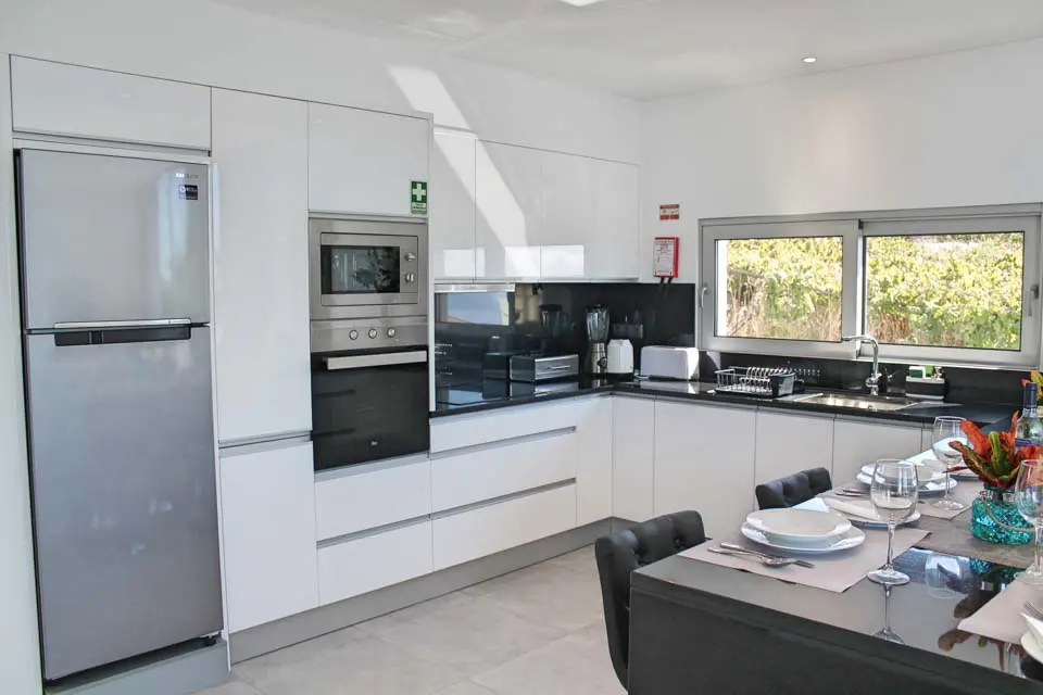 Villa Calheta Heights