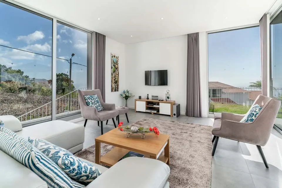 Villa Calheta Heights