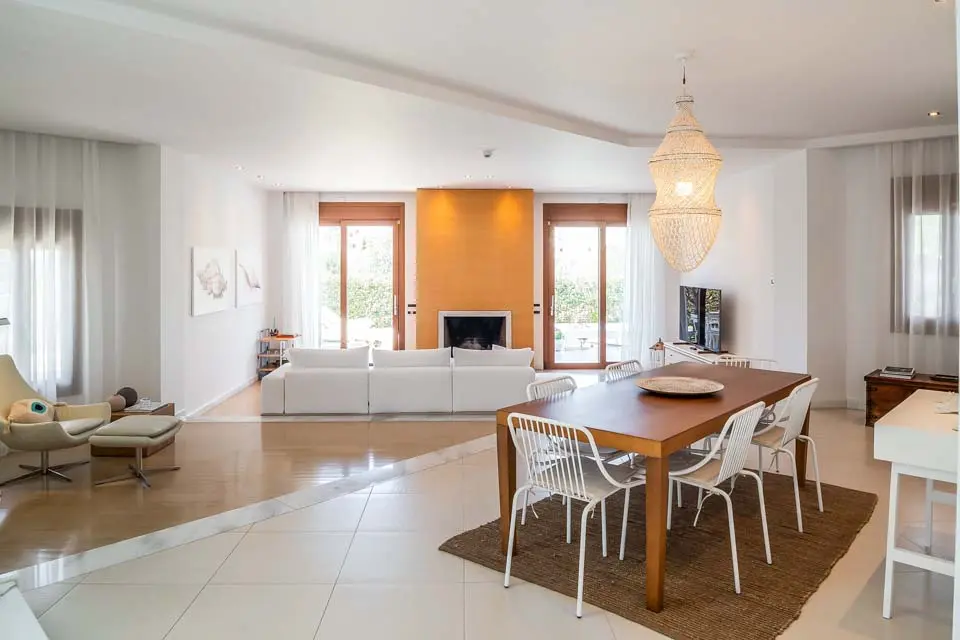Love White Villa