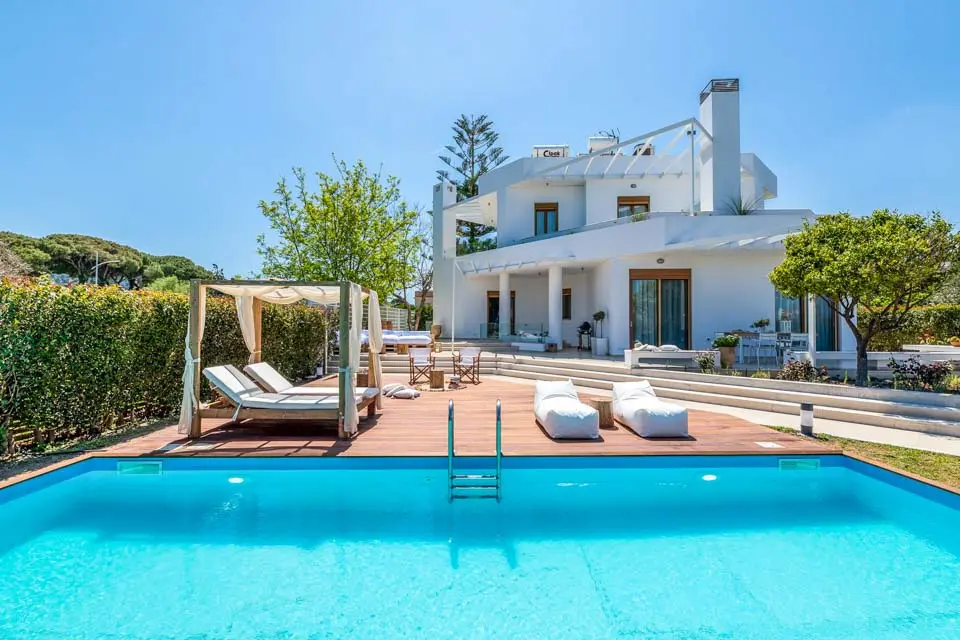 Love White Villa