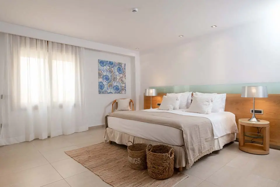 Love White Villa