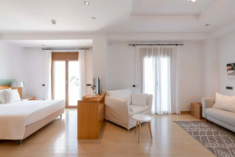 Love White Villa