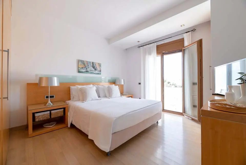 Love White Villa