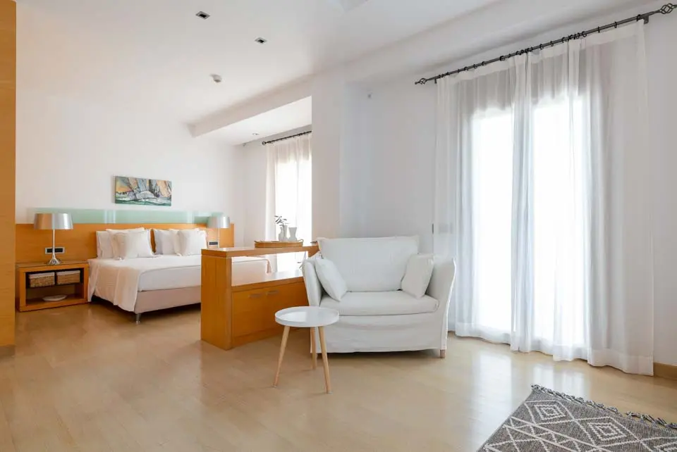 Love White Villa