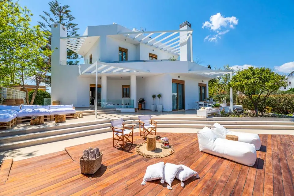Love White Villa