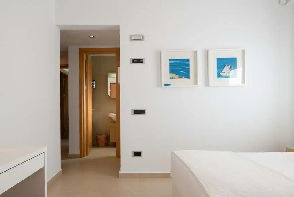 Love White Villa