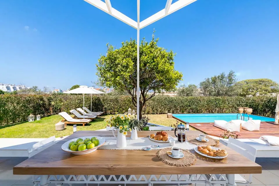 Love White Villa