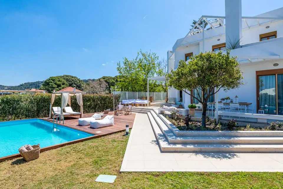 Love White Villa