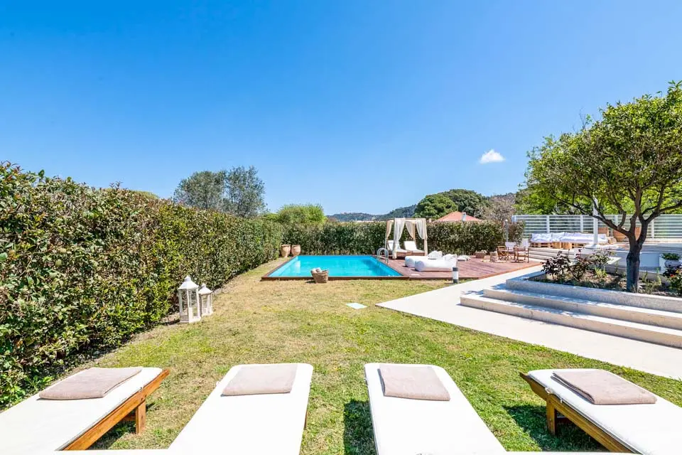 Love White Villa