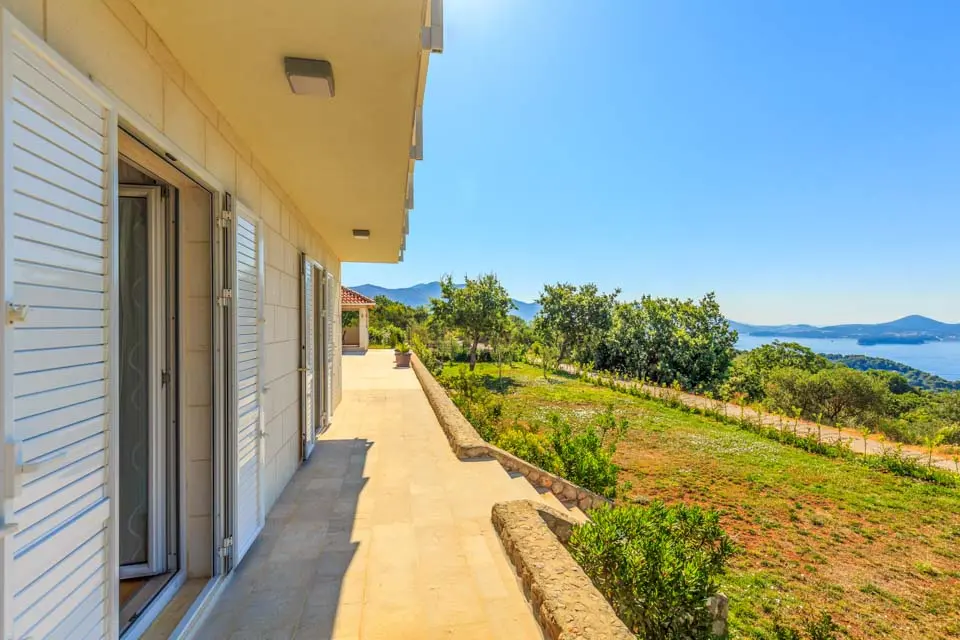 Villa Hillside Nest