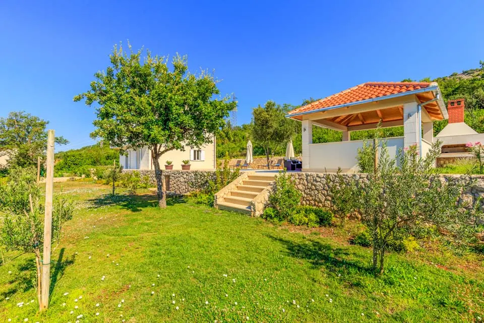 Villa Hillside Nest
